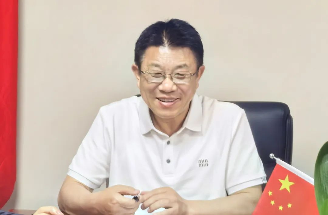 合作启新程 聚力赢未来--江苏中天杭萧钢构与淮安鼎立国际大酒店签订商务合作协议(图2) 合作启新程 聚力赢未来--江苏中天杭萧钢构有限公司与淮安鼎立国际大酒店签订商务合作协议(图2)