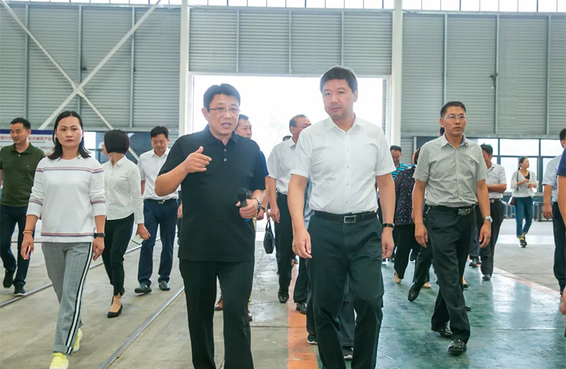 清江浦区委常委张笑区长、人大史卫东主任率领四套班子领导调研中天杭萧钢构产业基(图2)